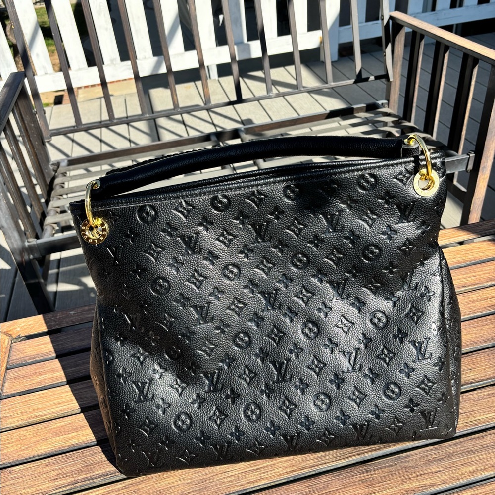 Black Leather Shoulder Bag